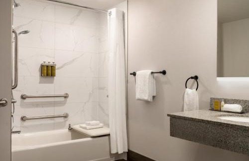 South San Francisco Hotel | DoubleTree by Hilton San Francisco South Airport Blvd