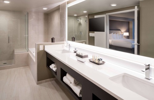 Greenwood Village Hotel | DoubleTree by Hilton Denver Tech Center