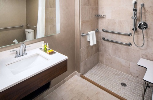 Thurston Hotel | DoubleTree by Hilton Ann Arbor North