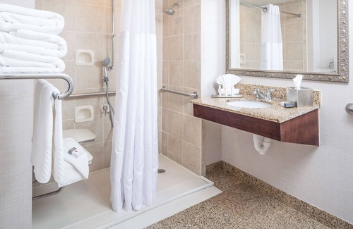 Milford Hotel | DoubleTree by Hilton Boston - Milford