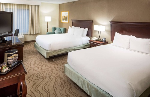 Milford Hotel | DoubleTree by Hilton Boston - Milford