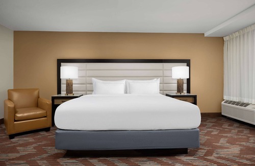 Greensboro Hotel | DoubleTree by Hilton Greensboro Airport