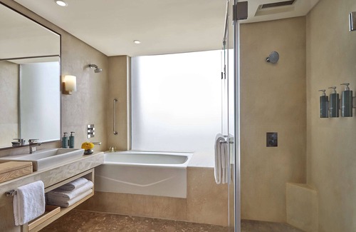 Gurugram Hotel | DoubleTree by Hilton Gurugram Baani Square
