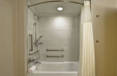 Highlands - Perkins Hotel | DoubleTree by Hilton Hotel Baton Rouge