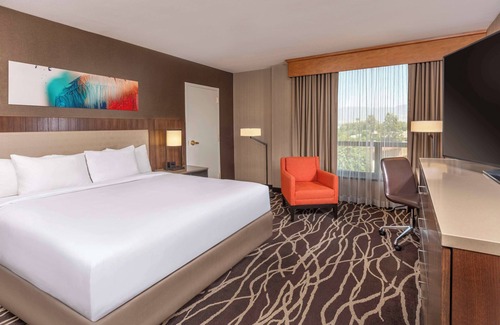 San Bernardino Hotel | DoubleTree by Hilton Hotel San Bernardino