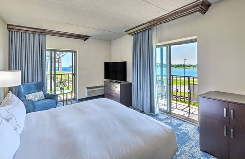 Port Huron Hotel | DoubleTree by Hilton Hotel Port Huron