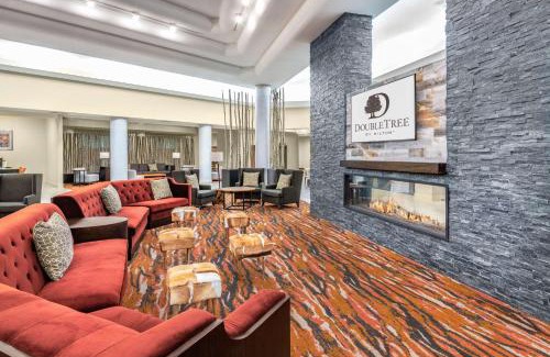 Aurora Hotel | DoubleTree by Hilton Hotel Denver - Aurora