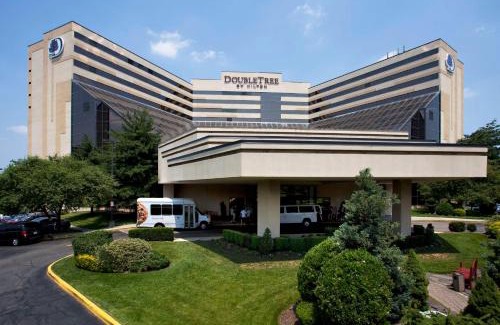 Newark Hotel | DoubleTree by Hilton Hotel Newark Airport