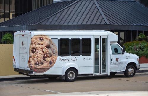 Greenway Plaza-Upper Kirby Hotel | DoubleTree by Hilton Hotel Houston Greenway Plaza