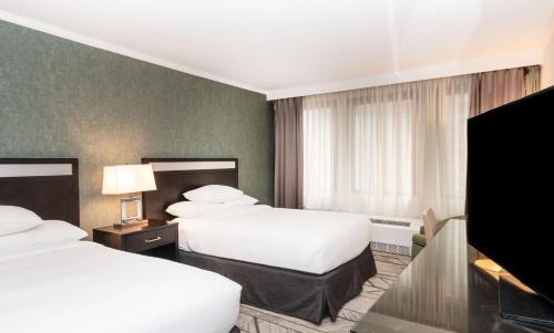 Central Business District Hotel | DoubleTree by Hilton Newark Penn Station, NJ