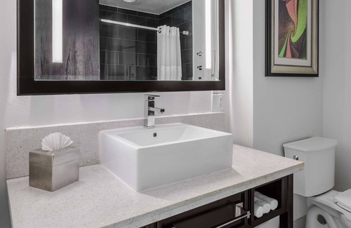 Trailer Estates Hotel | DoubleTree by Hilton Sarasota Bradenton Airport