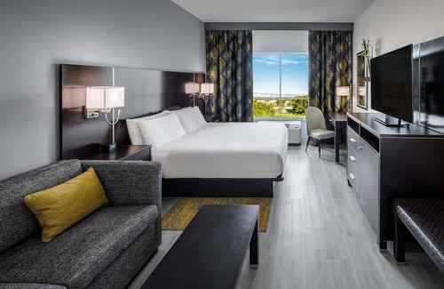 Trailer Estates Hotel | DoubleTree by Hilton Sarasota Bradenton Airport