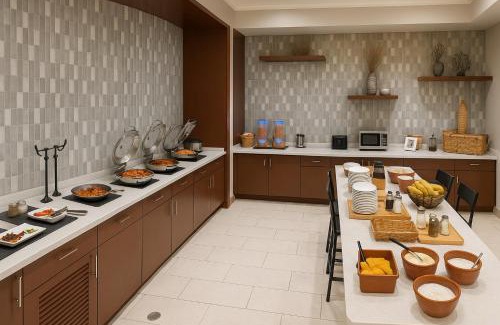 Central West End Hotel | DoubleTree by Hilton St. Louis Forest Park