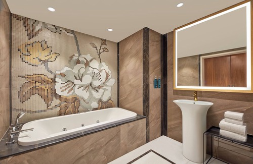 Varanasi Hotel | DoubleTree by Hilton Varanasi