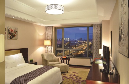 Bin Hu District Hotel | DoubleTree by Hilton Wuxi
