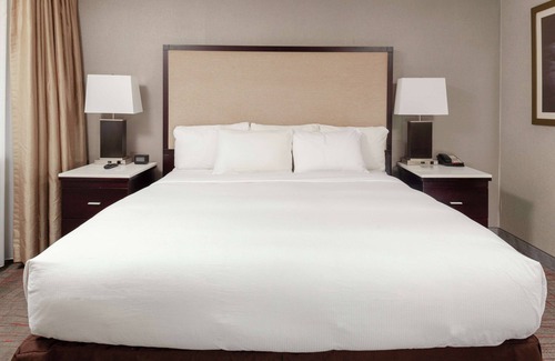 Miamisburg Hotel | DoubleTree Suites by Hilton Dayton - Miamisburg