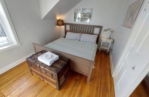 Hamilton House | Doucet Guesthouse