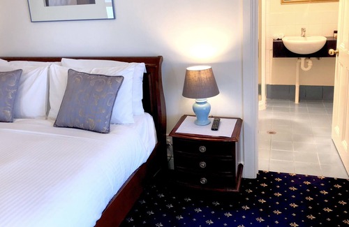 Port Fairy House | DOUGLAS RIVERSIDE HOUSE IN CENTRAL PORT FAIRY