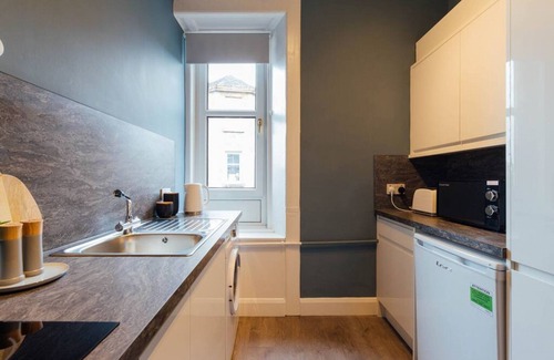 Tillicoultry Apartment | Douglas Street · Simply Stunning Stylish Stirling Apartment