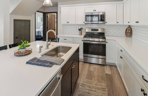 Dover Bay House | Dover Bay Beauty w/Kayak & SUP Water Access