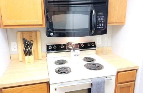 Dover Condo | Dover - Modern & Stylish Furnished 1 Bed/1 Bath
