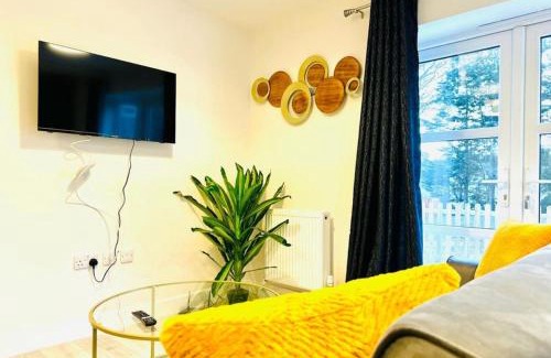 Dover Apartment | Dover port City Stay10 sleeps and Park free Onsite