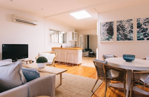 Inverloch Cottage | Dovestones by the Sea - Inverloch