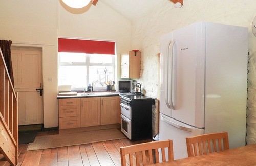 Llangollen Cottage | DOVETAIL COTTAGE, with a garden in Llangollen