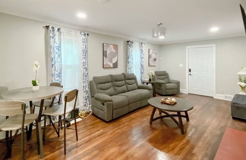 Durham House | Down on The Hudson