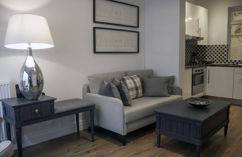 Holywood House | Downshire Haven comfortable 2 double bed terrace
