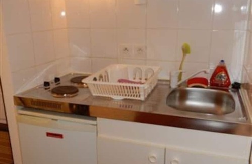 Secteur 2 Apartment | Downstairs nature studio