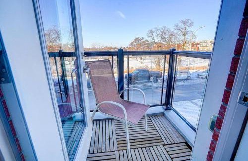 Downsview House | Downsview Park Luxury Townhome near Yorkdale Transit