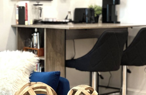 Downtown Apartment | Downtown 1BR Apt w/kitchen, Near Convention Center & PPAC