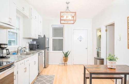 Oshkosh House | Downtown 2 Bedroom Home - Office