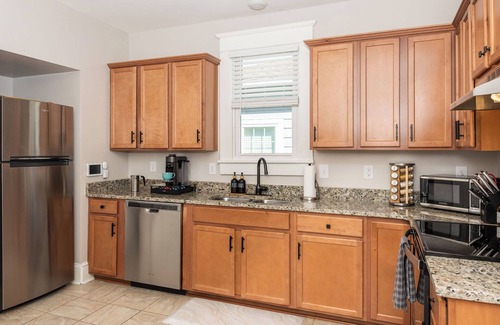 Wilmington House | Downtown 3BR Gem - Hot Tub - Covered Parking - Fenced Yard