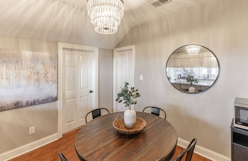 Old Town House | Downtown 4 Bed/2 Bath Cottage in Old Town Historic District