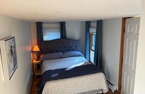 Amesbury Apartment | Downtown Amesbury 15 mins to beach