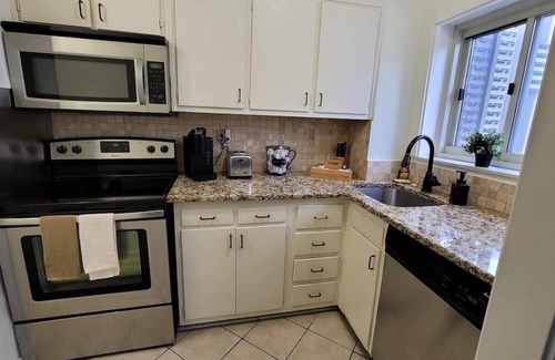 Downtown Atlanta Condo | Downtown Atlanta Condo with Balcony Views