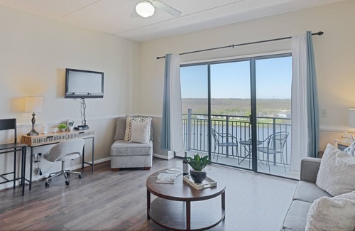 Downtown Wilmington Condo | Downtown - Balcony overlooks river - Free parking