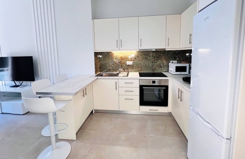 Kerameikos Apartment | Downtown Bliss – Piraeus Street by ΜΡS