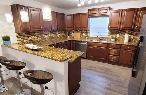 Lake Cherokee House | Downtown Bungalow by Lake Eola. Charming. Sleeps 10 near KIA center