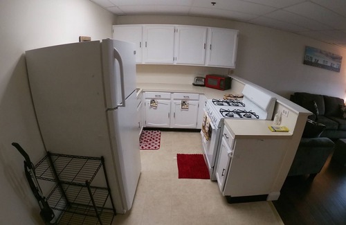Beverly Apartment | Downtown centrally location Beverly near Salem,ma