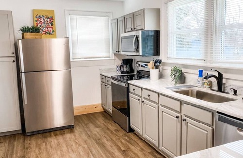 Orchard Knob House | Downtown Charm - 2BR, Great Location!