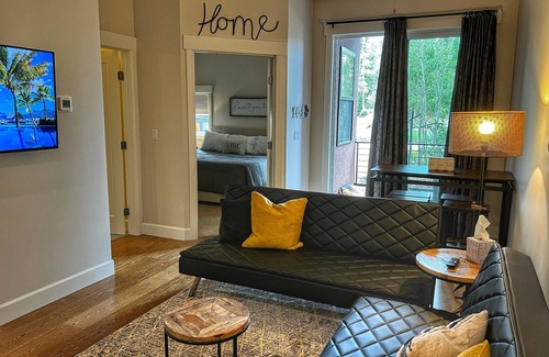 Grand Lake Condo | Downtown condo short walk to lake, patio and awesome common area