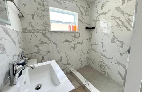 North Hyde Park Apartment | Downtown Cozy 1B-1B #1