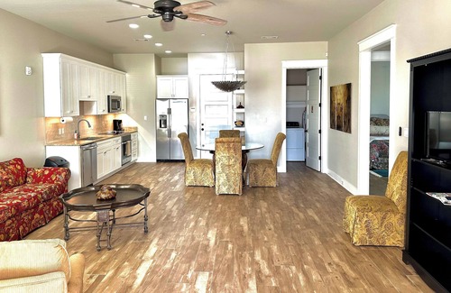 Biloxi Condo | Downtown Darling - 2 beds with balcony near Biloxi Beach & one block to casinos!