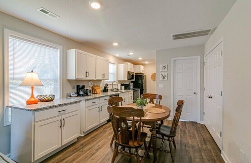 Clarksville House | Downtown Duo on Franklin (1010 Franklin St)