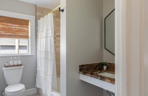 Durham House | Downtown Durham Oasis