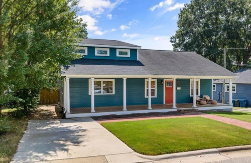 Durham House | Downtown Durham Oasis