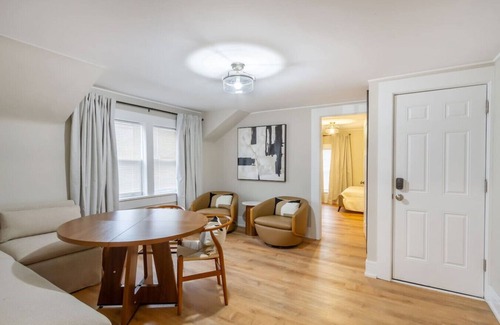 Geneva Condo | Downtown Geneva 2nd Floor Condo